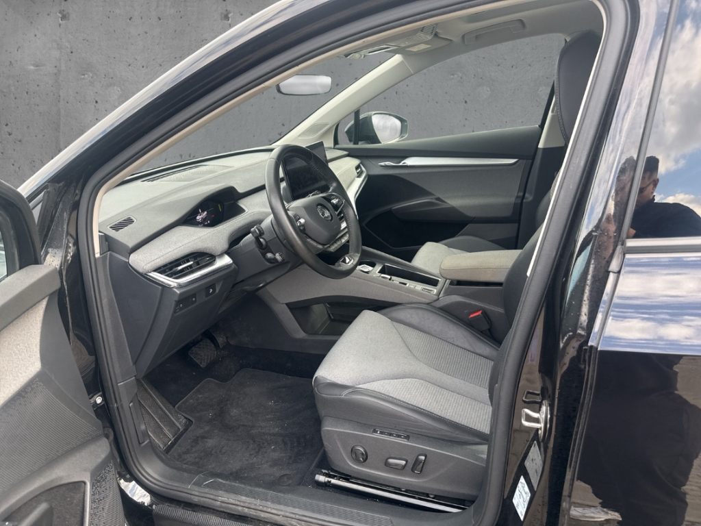 Fahrzeugabbildung SKODA Enyaq iV 60 Loft AHK Pano Navi ACC SHZ LHZ R-Kam