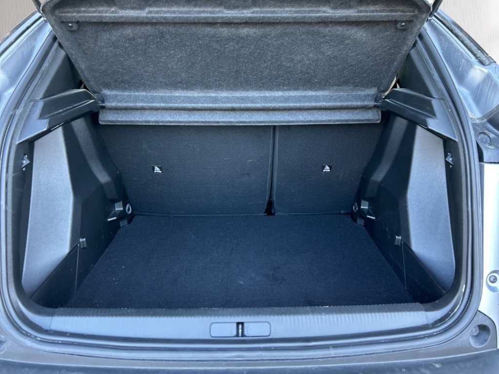 Fahrzeugabbildung Peugeot 2008 Style LED PDC Klimaaut. Temp.