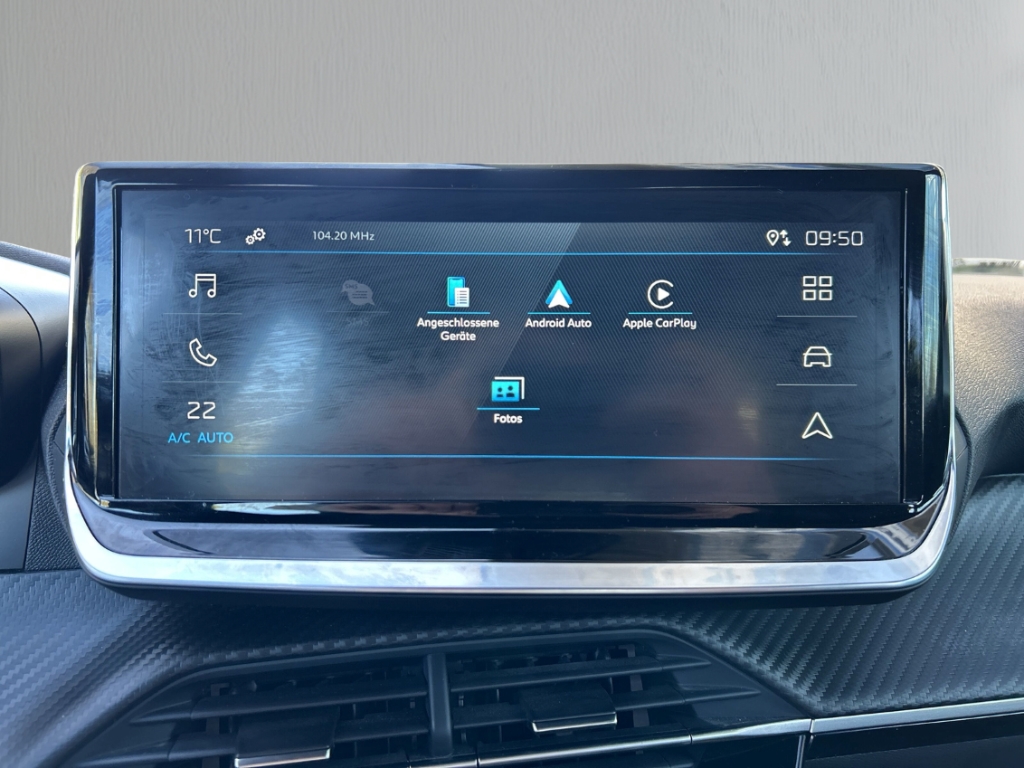Fahrzeugabbildung Peugeot 2008 Style LED PDC Klimaaut. Temp.
