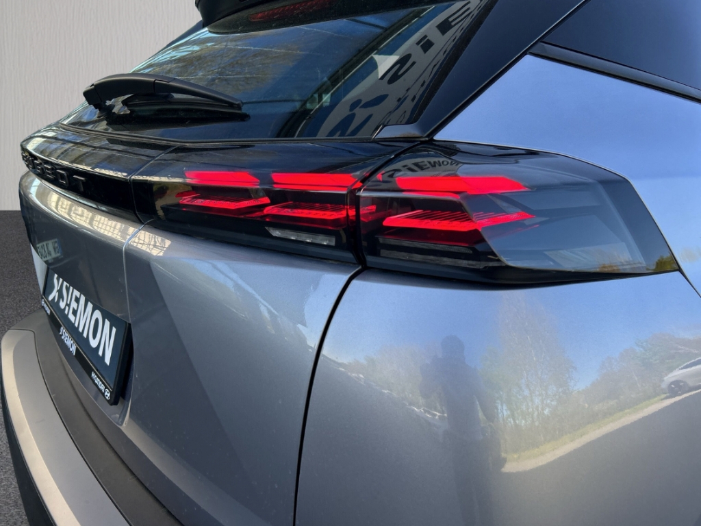 Fahrzeugabbildung Peugeot 2008 Style LED PDC Klimaaut. Temp.