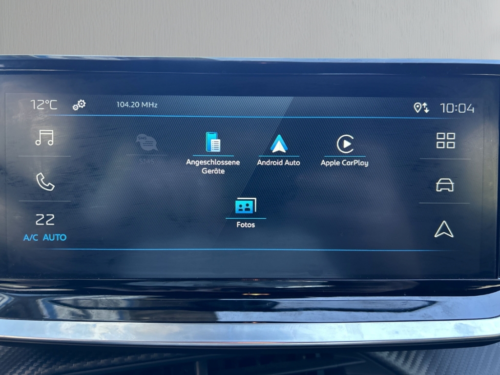 Fahrzeugabbildung Peugeot 2008 Style LED PDC Klimaaut. Temp.