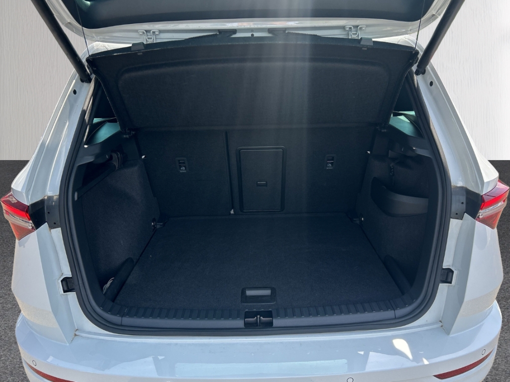 Fahrzeugabbildung SKODA Karoq 1.5 TSI 7-DSG Sportline 19LM el.Heckklappe Kamera LED Keyless Sitzheizung