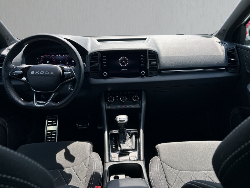 Fahrzeugabbildung SKODA Karoq 1.5 TSI 7-DSG Sportline 19LM el.Heckklappe Kamera LED Keyless Sitzheizung