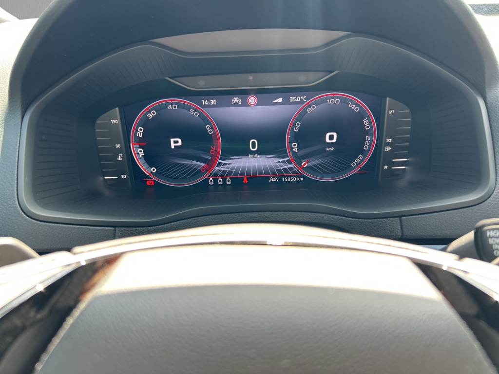 Fahrzeugabbildung SKODA Karoq 1.5 TSI 7-DSG Sportline 19LM el.Heckklappe Kamera LED Keyless Sitzheizung