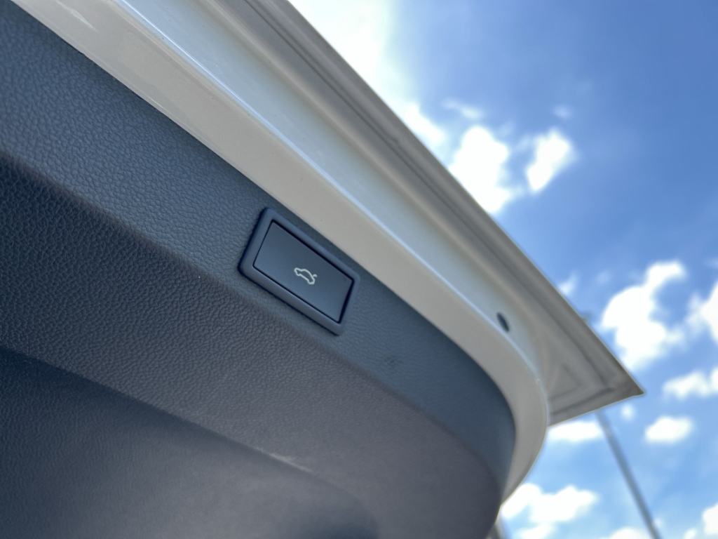 Fahrzeugabbildung SKODA Karoq 1.5 TSI 7-DSG Sportline 19LM el.Heckklappe Kamera LED Keyless Sitzheizung