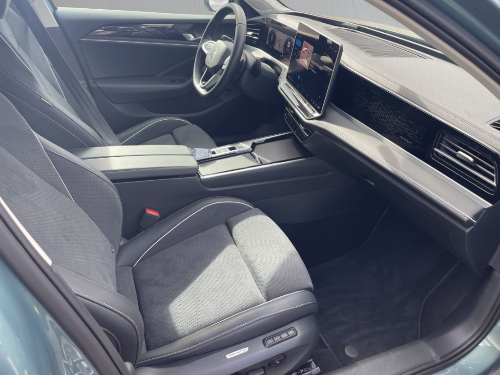 Fahrzeugabbildung Volkswagen Passat Variant 2.0 TDI Elegance AHK IQ.Drive IQ.Light