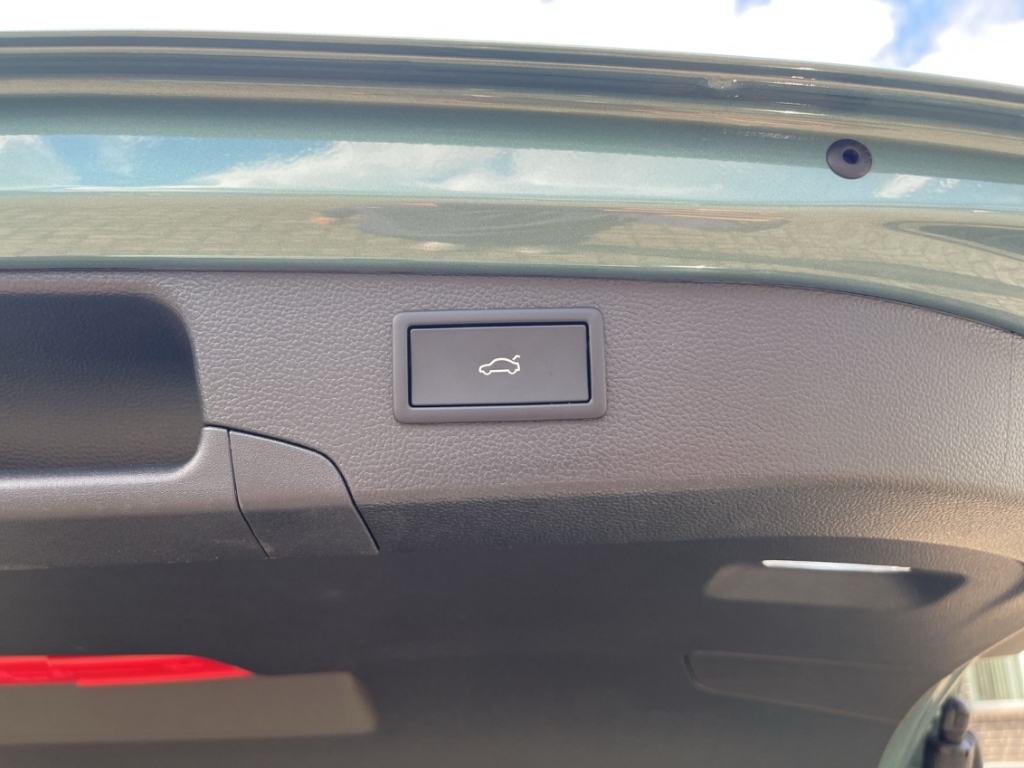 Fahrzeugabbildung Volkswagen Passat Variant 2.0 TDI Elegance AHK IQ.Drive IQ.Light