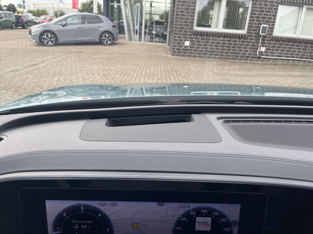 Fahrzeugabbildung Volkswagen Passat Variant 2.0 TDI Elegance AHK IQ.Drive IQ.Light