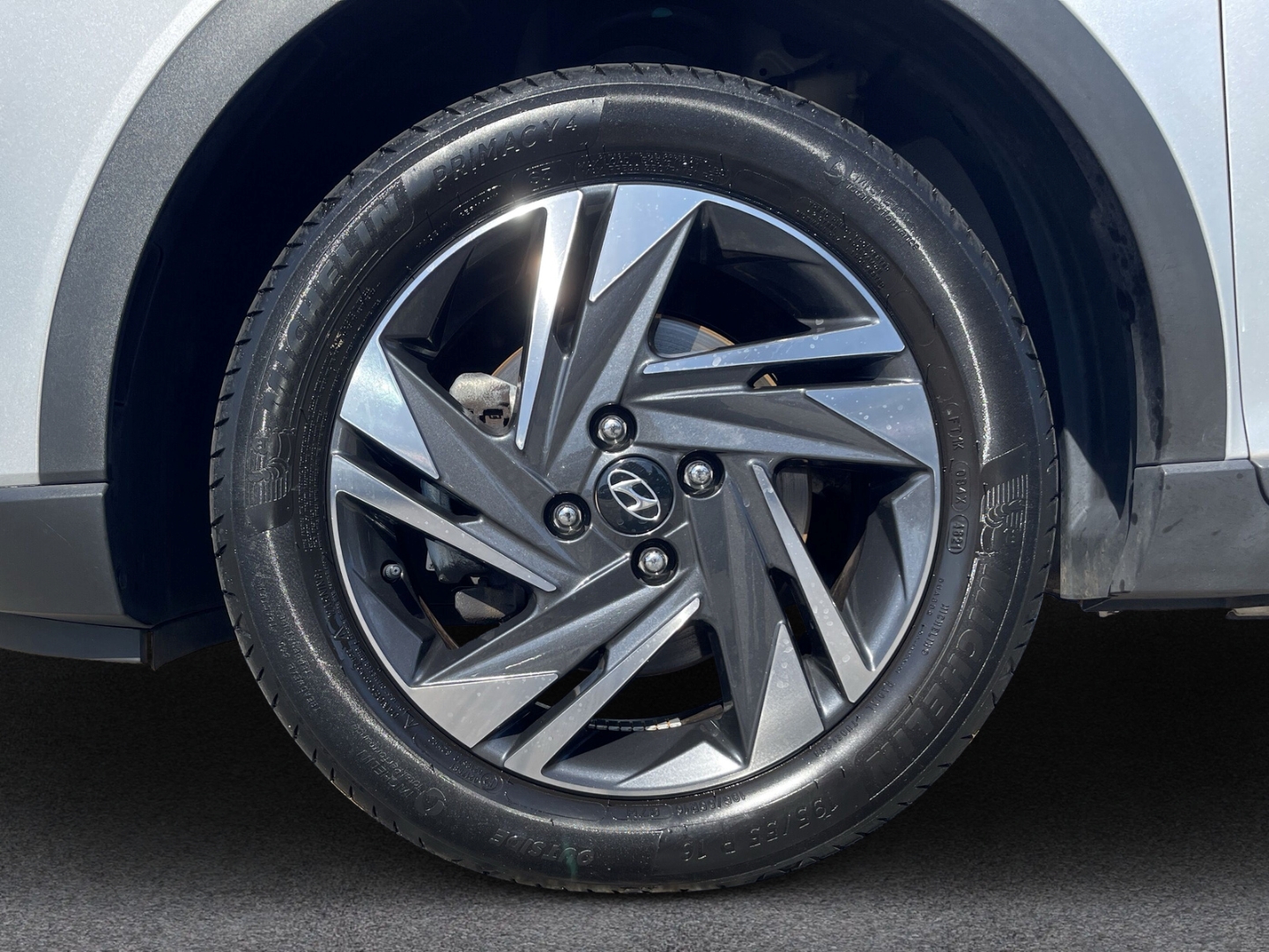 Fahrzeugabbildung Hyundai BAYON Mild-Hybrid 2WD 1.0 T-GDI Trend NAVI CAM SHZ LED Tempomat LM