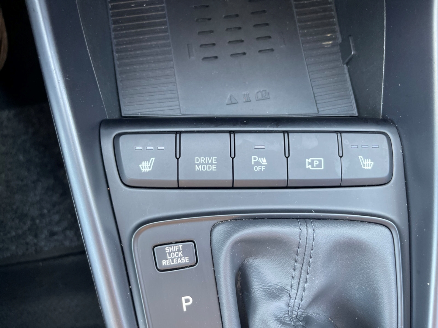 Fahrzeugabbildung Hyundai BAYON Mild-Hybrid 2WD 1.0 T-GDI Trend NAVI CAM SHZ LED Tempomat LM