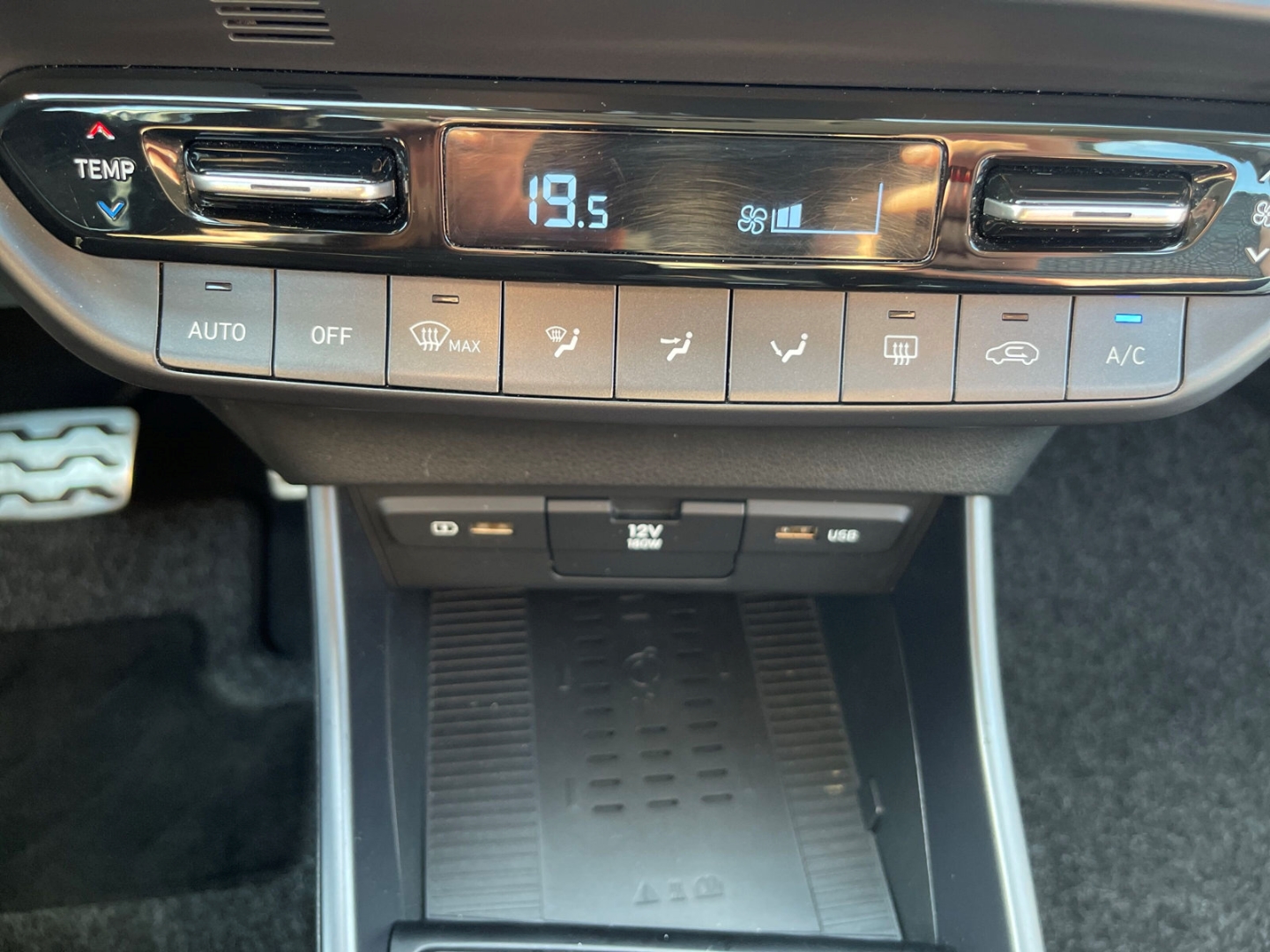 Fahrzeugabbildung Hyundai BAYON Mild-Hybrid 2WD 1.0 T-GDI Trend NAVI CAM SHZ LED Tempomat LM