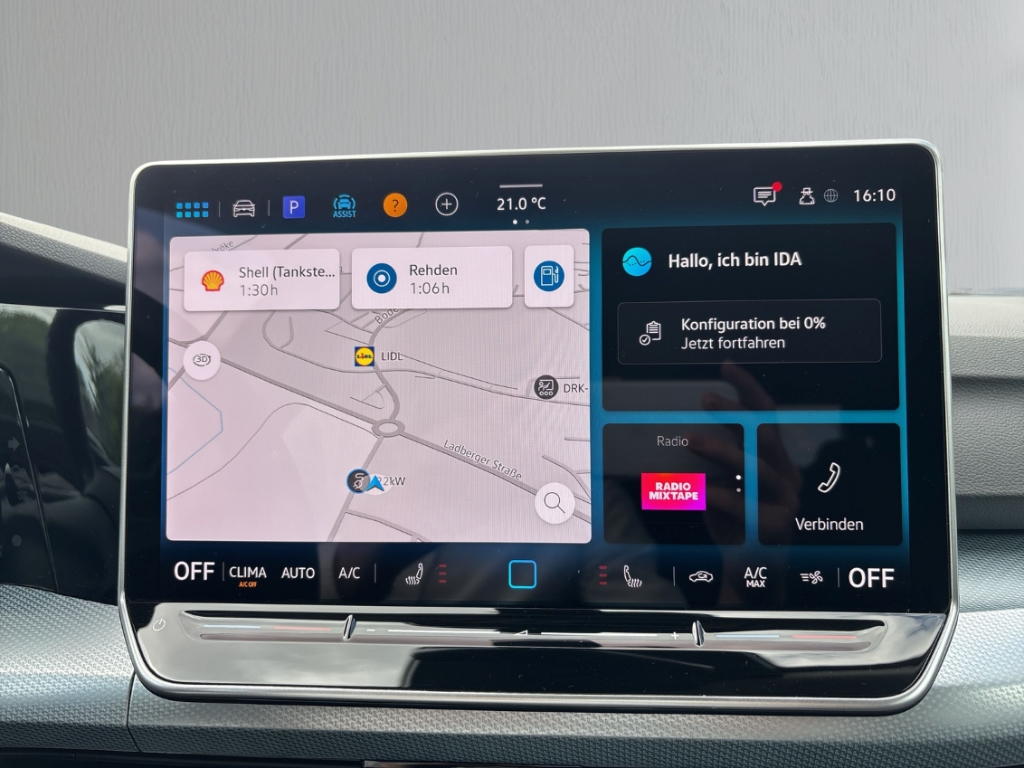 Fahrzeugabbildung Volkswagen Golf 1.5 TSI Life Goal AHK LED+ Navi ACC SHZ LHZ