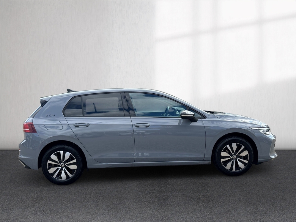 Fahrzeugabbildung Volkswagen Golf 1.5 TSI Life Goal AHK LED+ Navi ACC SHZ LHZ