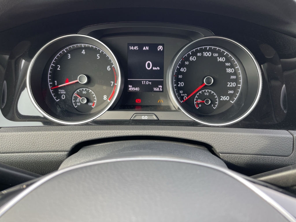 Fahrzeugabbildung Volkswagen Golf VII 1.5 TSI IQ-Drive Automatik Sitzheizung