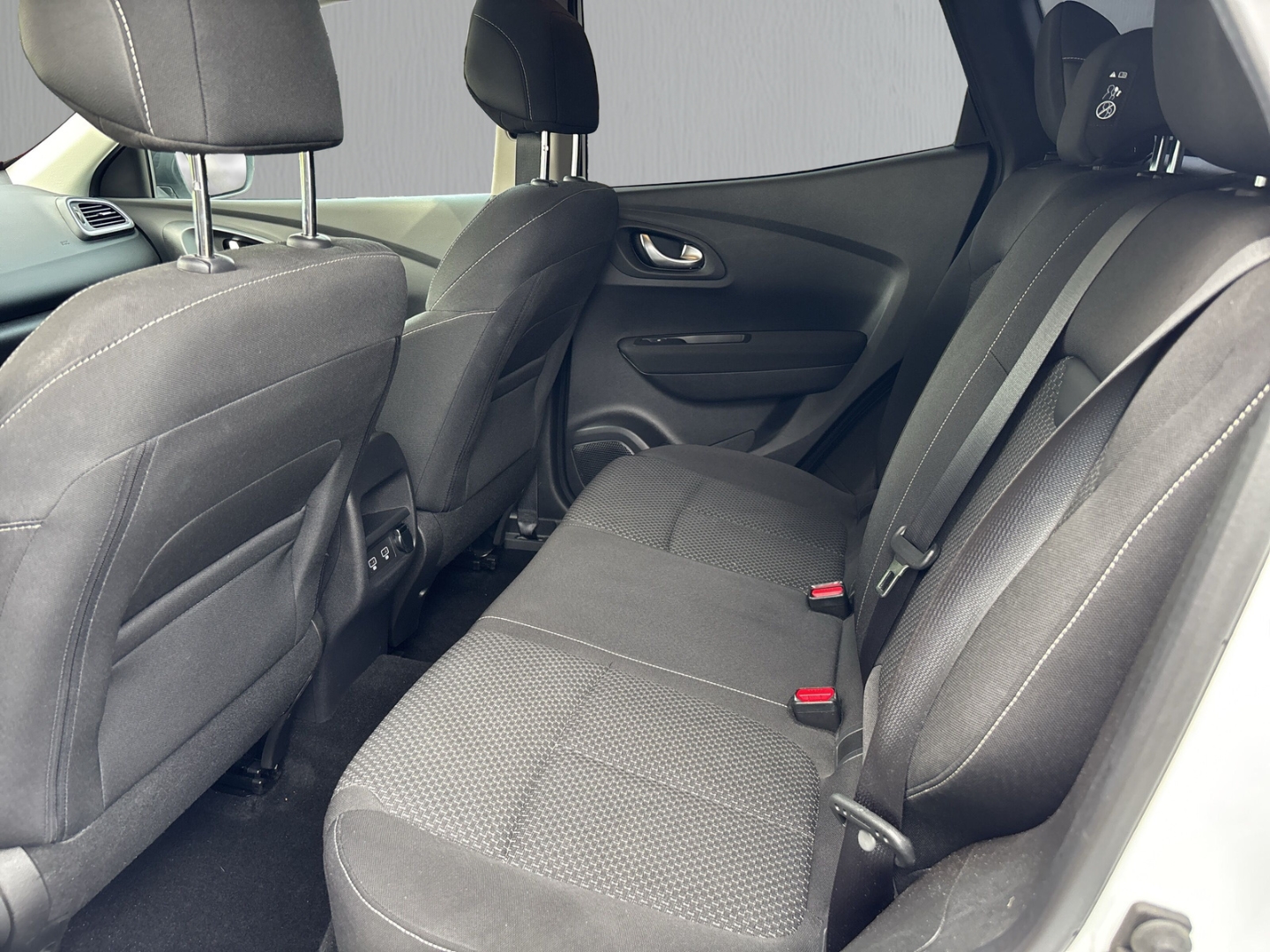 Fahrzeugabbildung Renault Kadjar Zen 1.3 TCe RFK SHZ LED LMF TEMP KLIMA