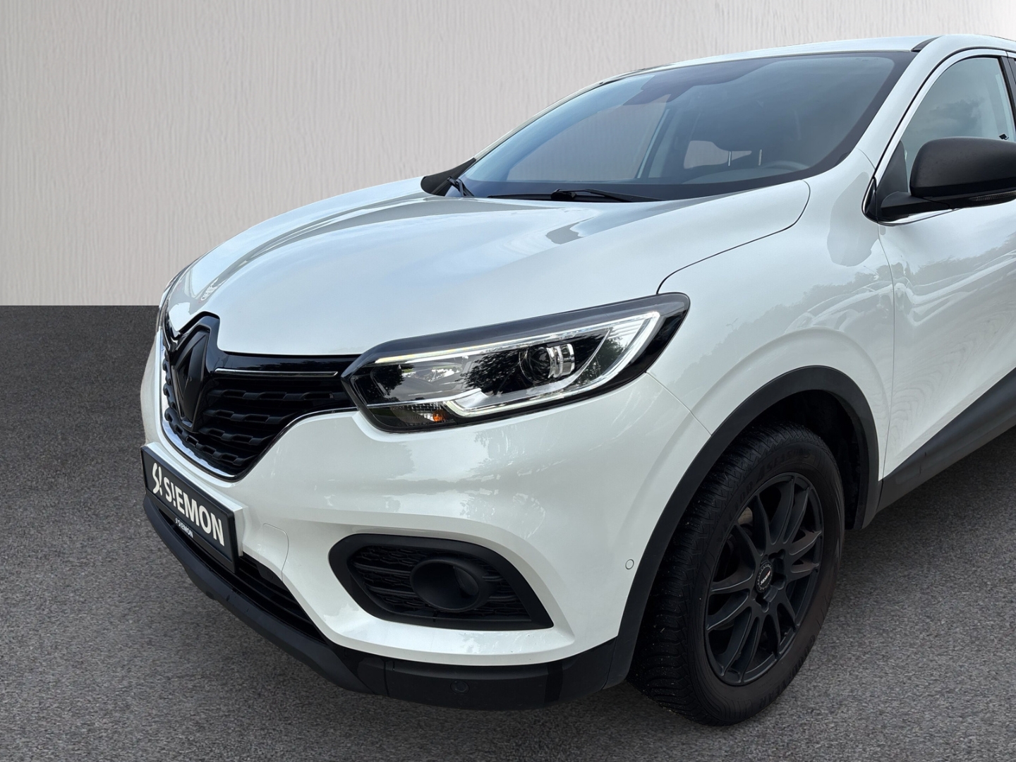 Fahrzeugabbildung Renault Kadjar Zen 1.3 TCe RFK SHZ LED LMF TEMP KLIMA