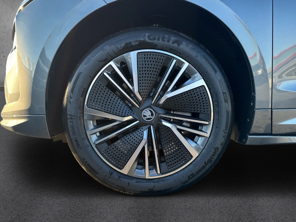 Fahrzeugabbildung SKODA Enyaq 85 Selection Suite Plus-Paket AHK LM20