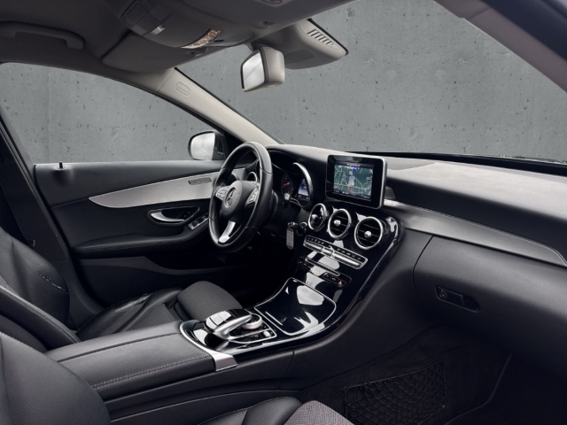 Fahrzeugabbildung Mercedes-Benz C 180 T CGI Kombi Avantgarde Kamera SHZ PDCv+h LED