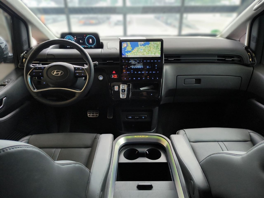 Fahrzeugabbildung Hyundai STARIA HEV 1.6 2WD 7-Sitzer SIGNATURE Navi Leder Digitales Cockpit Soundsystem Bose
