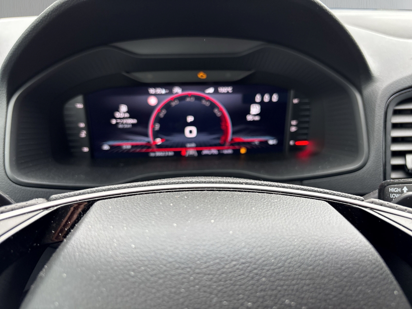 Fahrzeugabbildung SKODA Karoq 1.5 TSI DSG Sportline MatrLED ACC SHZ LHZ