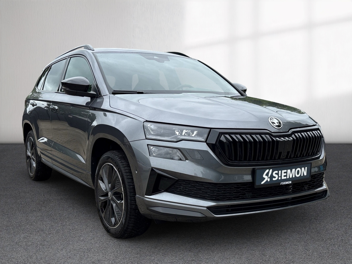 Fahrzeugabbildung SKODA Karoq 1.5 TSI DSG Sportline MatrLED ACC SHZ LHZ