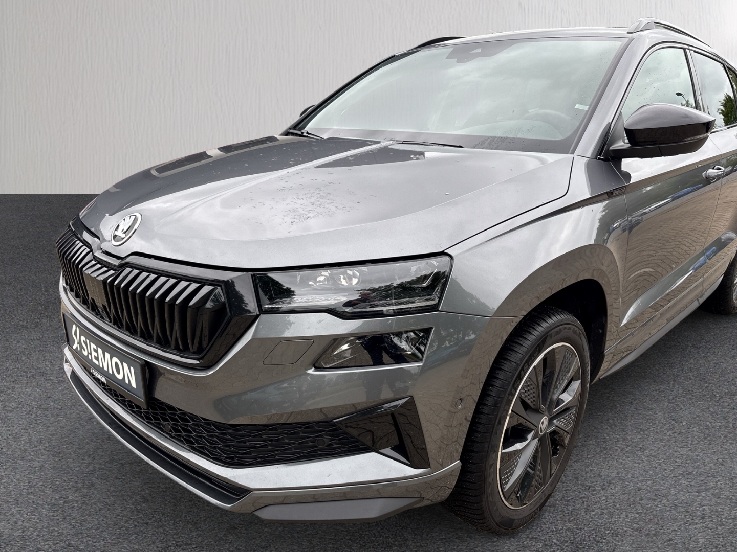Fahrzeugabbildung SKODA Karoq 1.5 TSI DSG Sportline MatrLED ACC SHZ LHZ