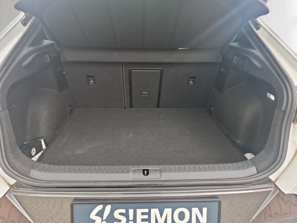Fahrzeugabbildung CUPRA Formentor eTSI AHK NAVI LED PDC Klima R-Kam AD AHK-klappbar Digitales Cockpit