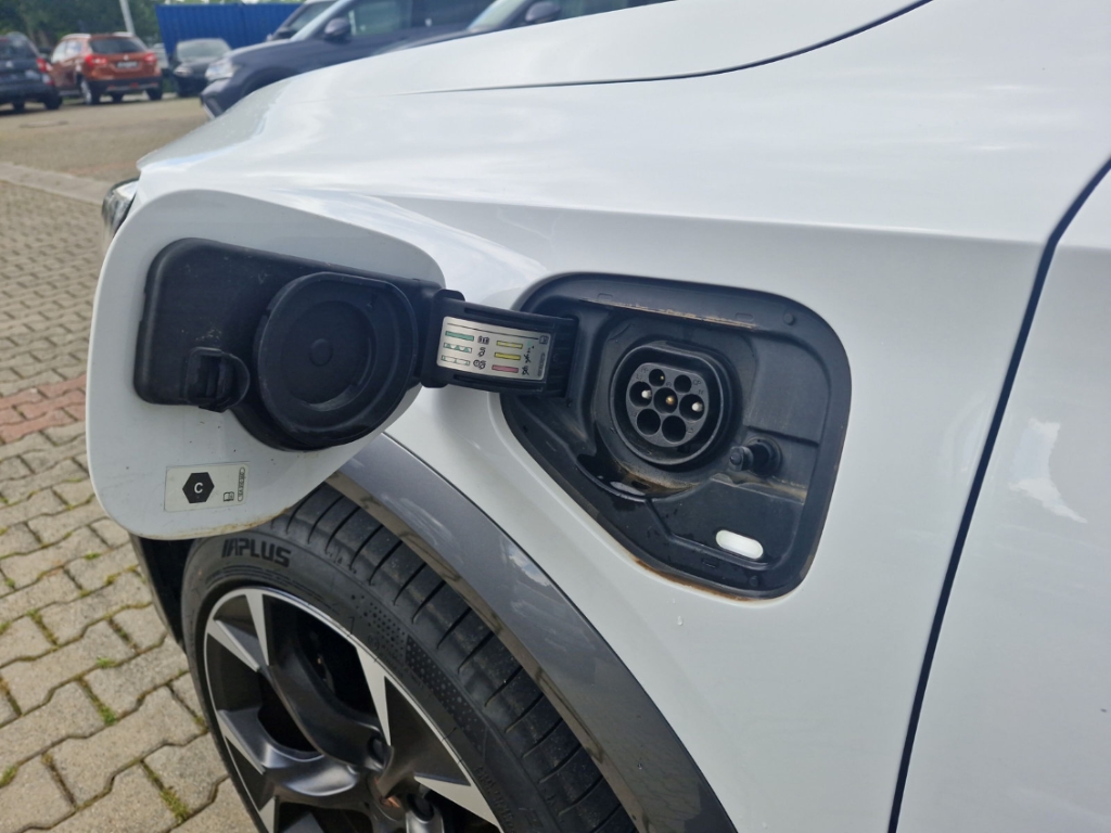 Fahrzeugabbildung CUPRA Formentor eTSI AHK NAVI LED PDC Klima R-Kam AD AHK-klappbar Digitales Cockpit