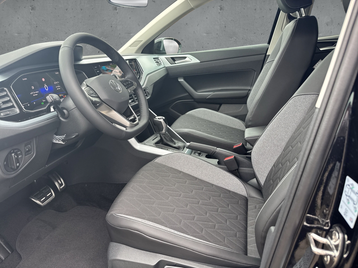 Fahrzeugabbildung Volkswagen Taigo ACC SHZ Apple CarPlay USB AHK Klimaautom