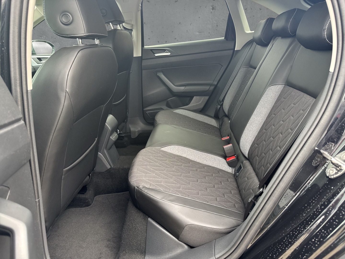 Fahrzeugabbildung Volkswagen Taigo ACC SHZ Apple CarPlay USB AHK Klimaautom