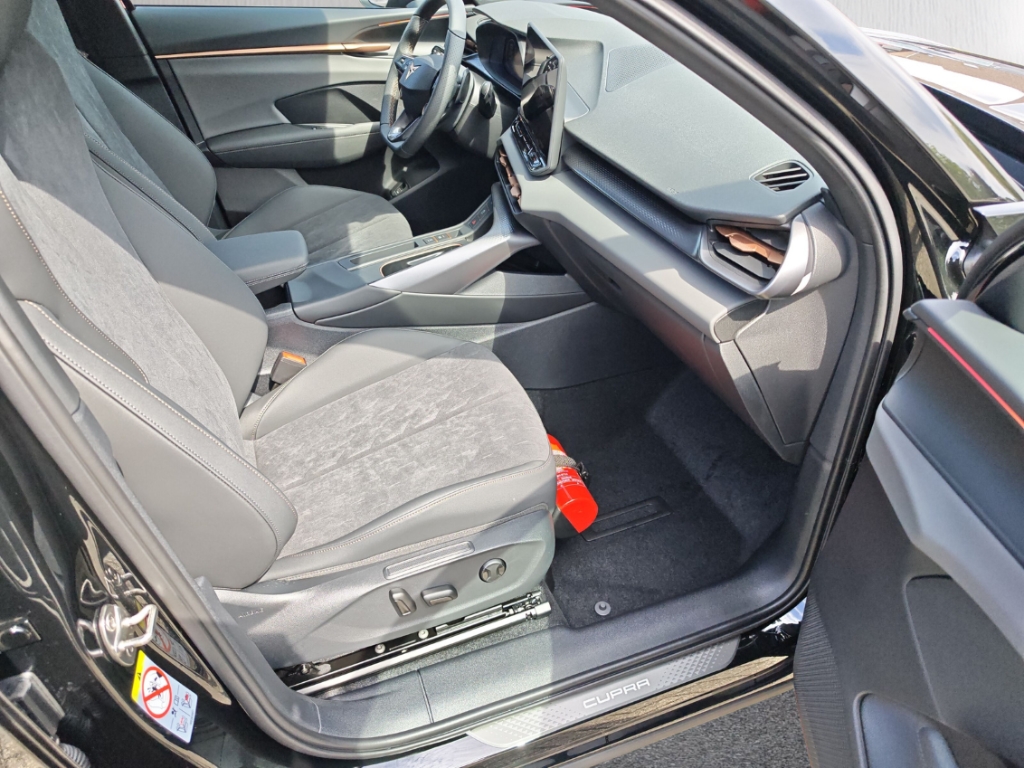 Fahrzeugabbildung CUPRA Terramar eTSI 1.5 TSI DSG AHK Elektr. Sitze SHZ