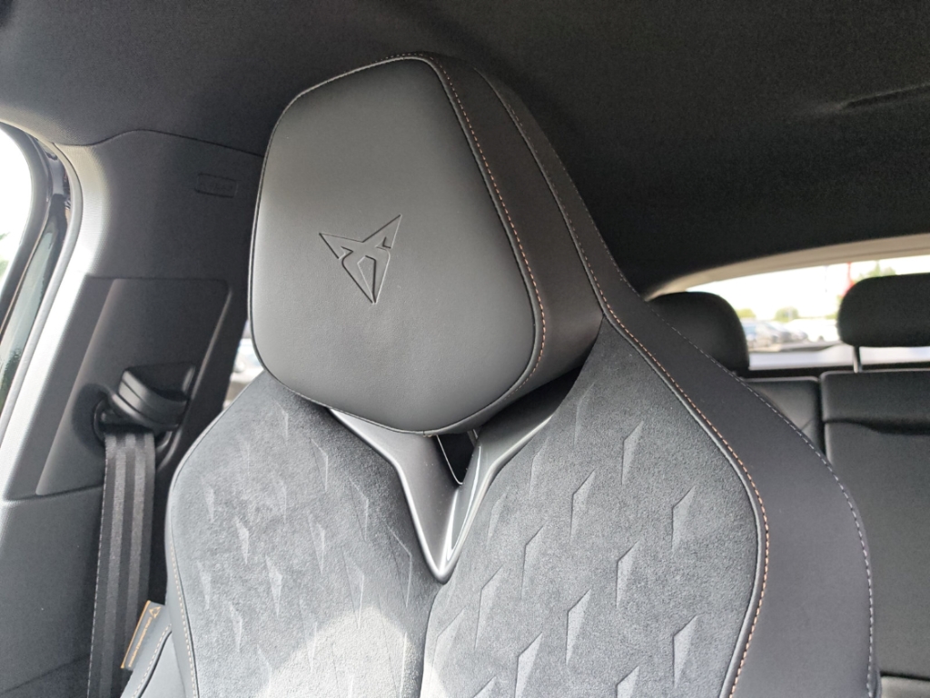 Fahrzeugabbildung CUPRA Terramar eTSI 1.5 TSI DSG AHK Elektr. Sitze SHZ