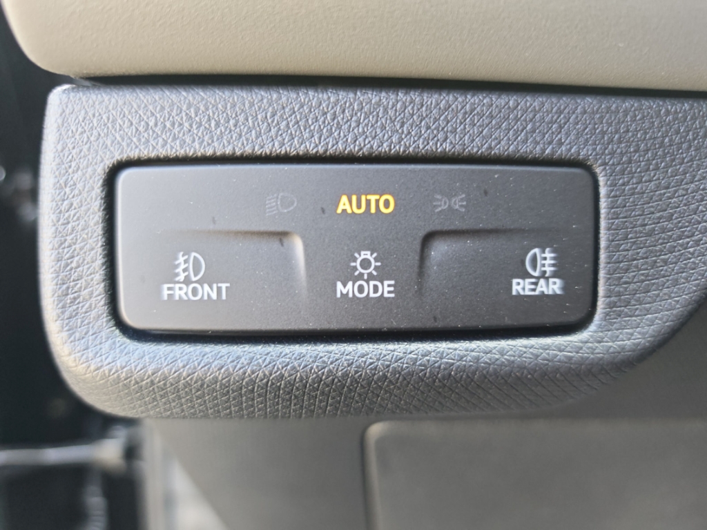 Fahrzeugabbildung CUPRA Terramar eTSI 1.5 TSI DSG AHK Elektr. Sitze SHZ
