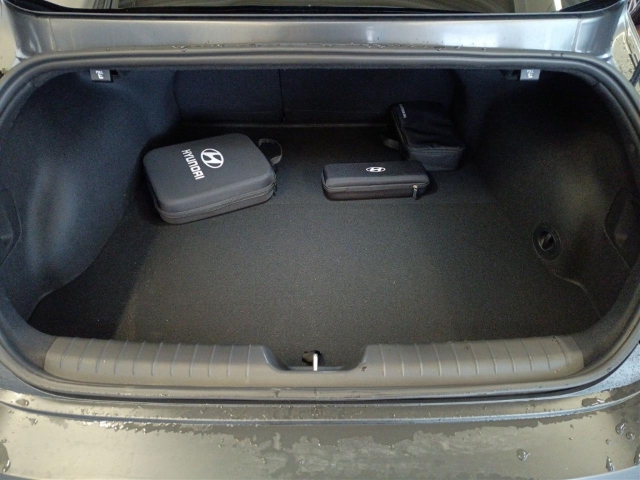 Fahrzeugabbildung Hyundai IONIQ 6 77,4kWh 4WD UNIQ Digi-Spiegel HUD Navi Digitales Cockpit Memory Sitze Soundsystem Bose