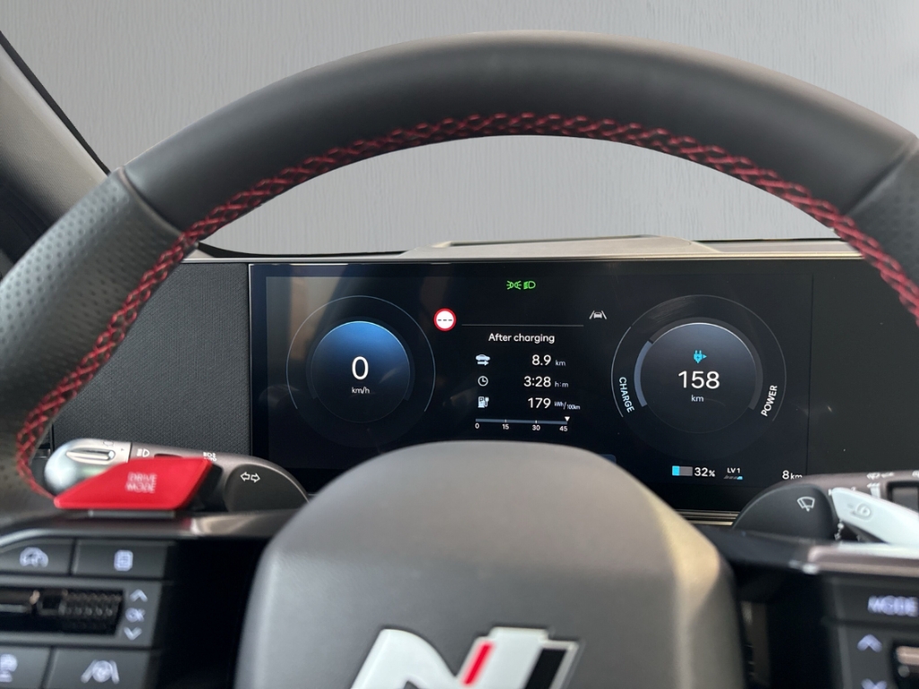 Fahrzeugabbildung Hyundai IONIQ 5 FL MY26 84kWh 2WD N-Line X Sitz-P Panorama Matrix Navi Digitales Cockpit