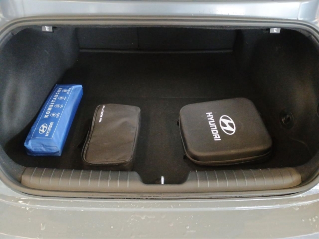 Fahrzeugabbildung Hyundai IONIQ 6 77,4kWh 2WD UNIQ Digi-Spiegel HUD Navi Digitales Cockpit Memory Sitze Soundsystem