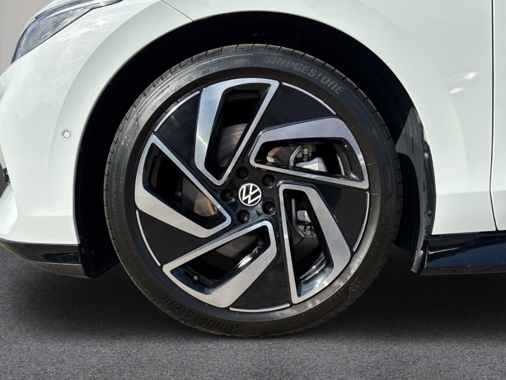 Fahrzeugabbildung Volkswagen ID.7 Pro MatrixLED Navi 360°Kam SHZ LHZ Wärmepumpe