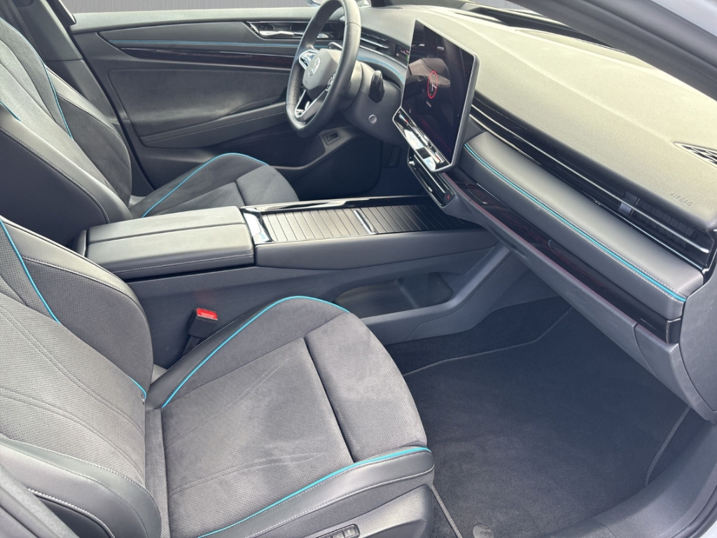 Fahrzeugabbildung Volkswagen ID.7 Pro MatrixLED Navi 360°Kam SHZ LHZ Wärmepumpe