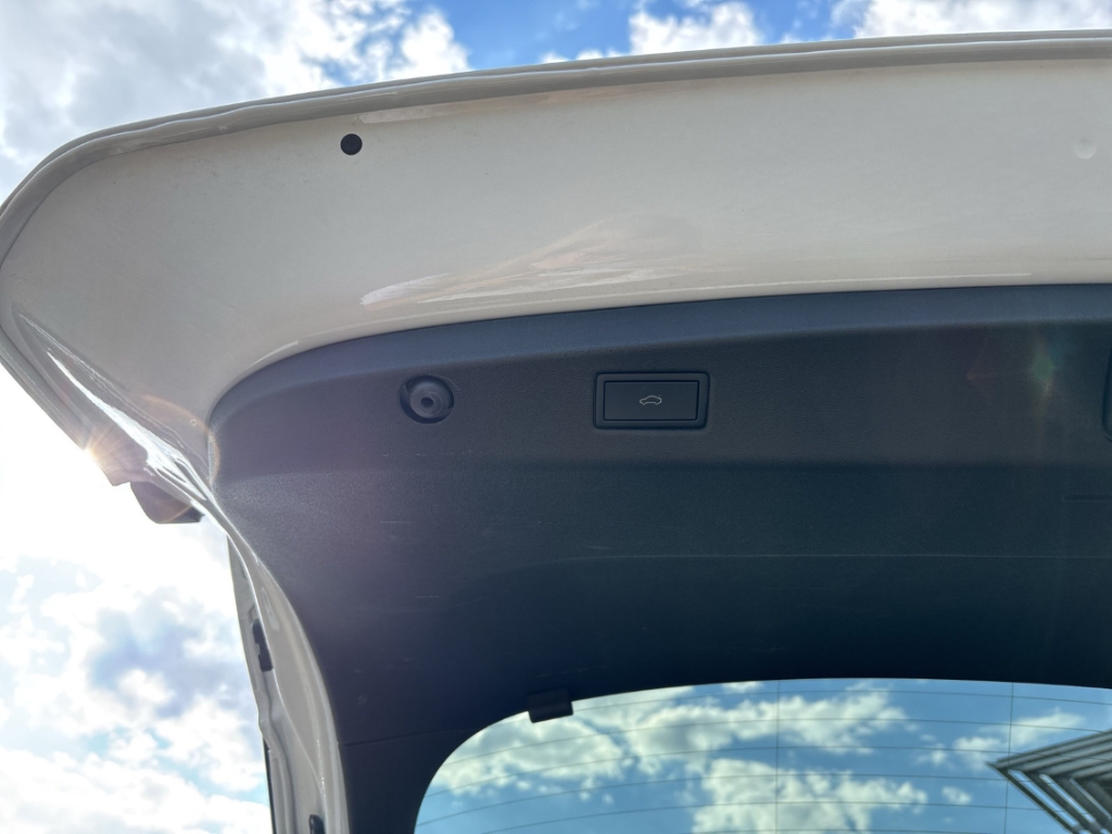 Fahrzeugabbildung Volkswagen ID.7 Pro MatrixLED Navi 360°Kam SHZ LHZ Wärmepumpe