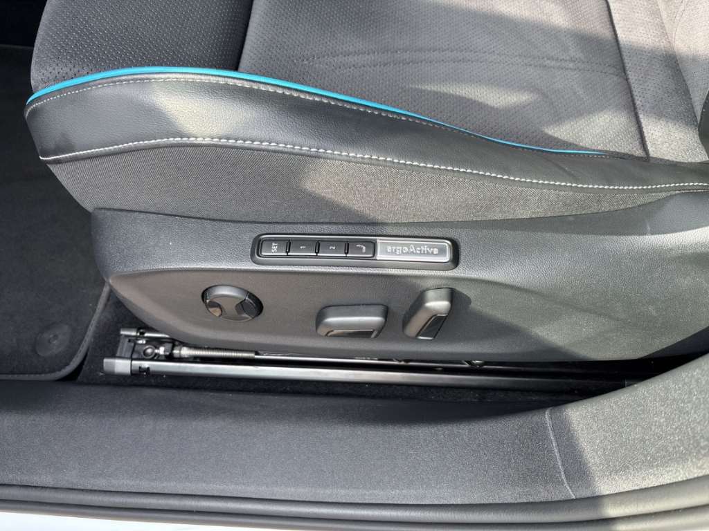 Fahrzeugabbildung Volkswagen ID.7 Pro MatrixLED Navi 360°Kam SHZ LHZ Wärmepumpe