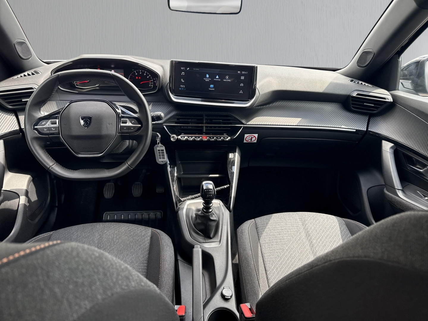 Fahrzeugabbildung Peugeot 2008 1.2 PureTech Style LED Klimaauto Tempo PDC