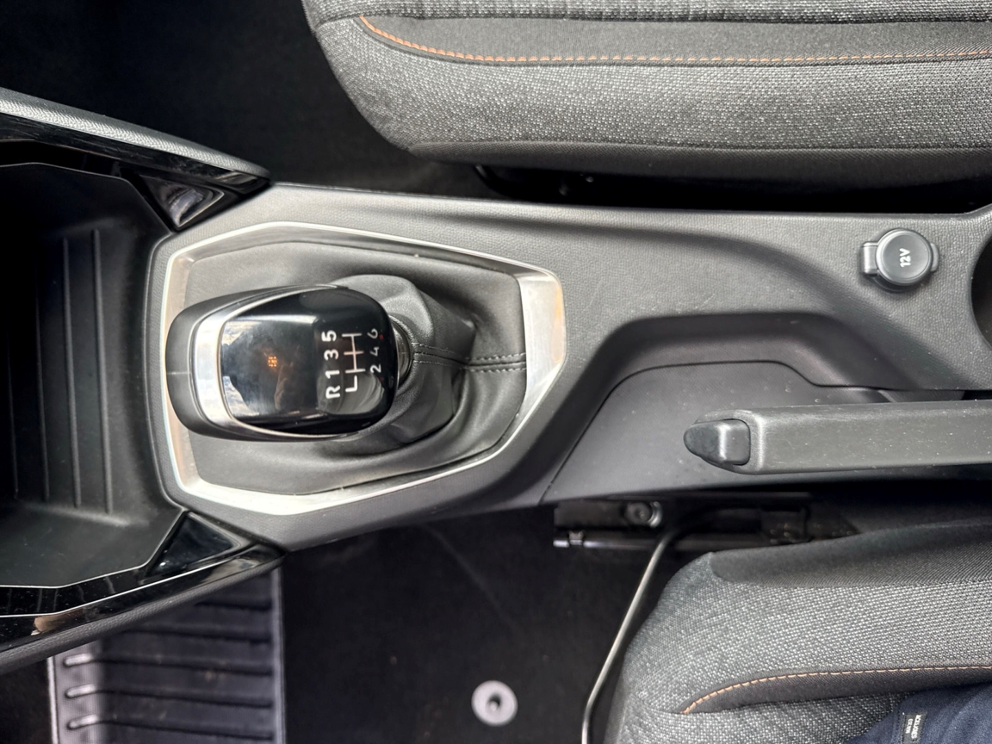 Fahrzeugabbildung Peugeot 2008 1.2 PureTech Style LED Klimaauto Tempo PDC