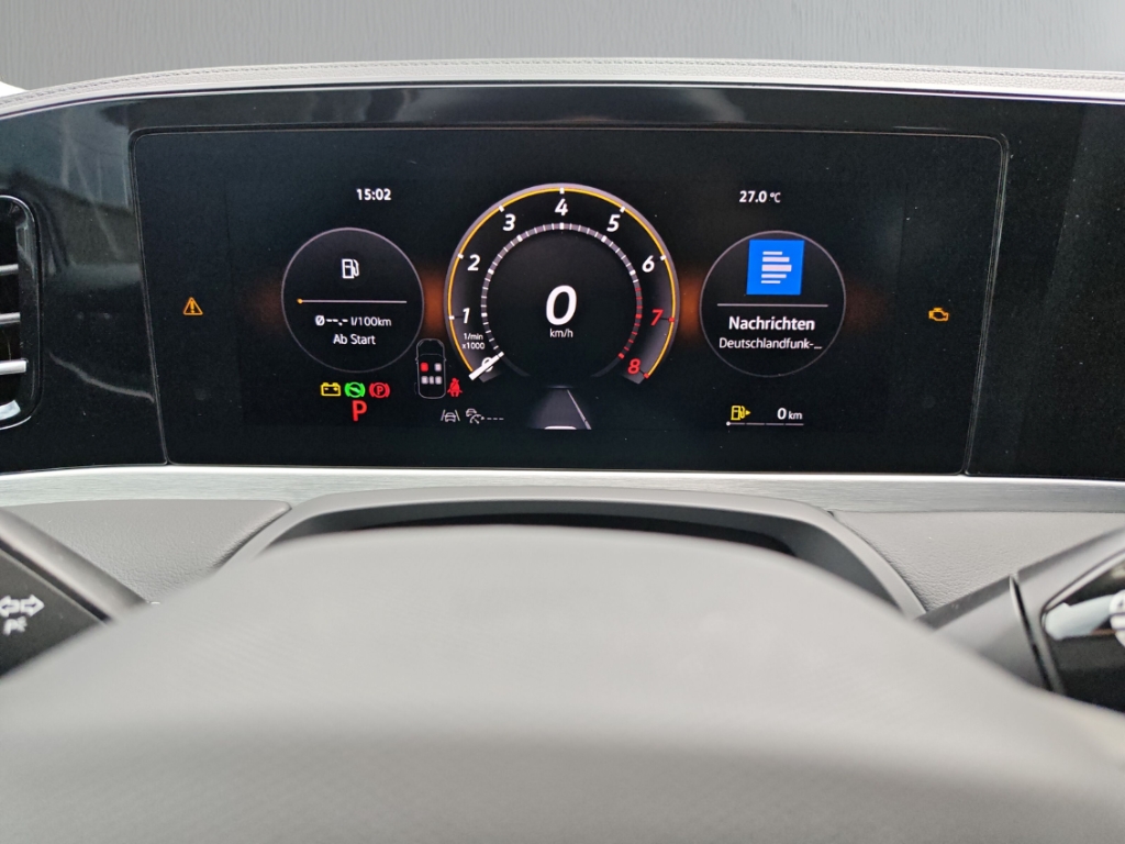 Fahrzeugabbildung Volkswagen Passat Variant 1.5eTSI DSG Elegance AHK ACC Navi SHZ