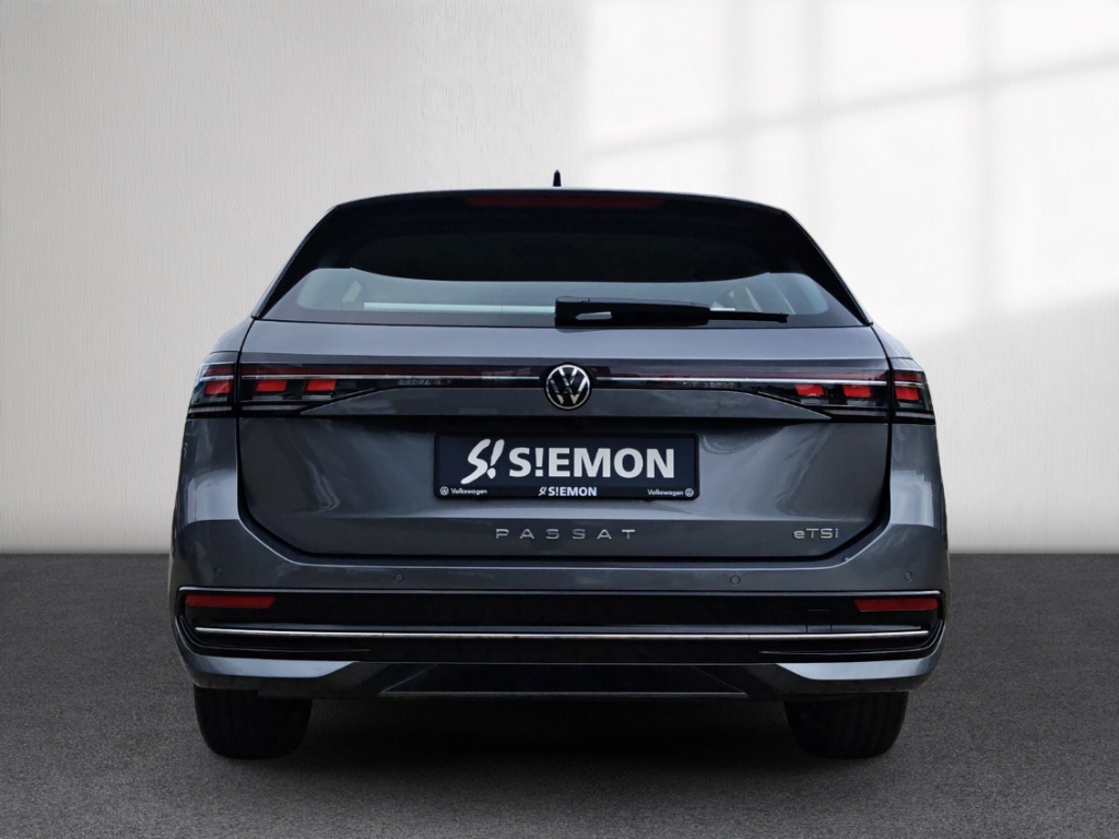 Fahrzeugabbildung Volkswagen Passat Variant 1.5eTSI DSG Elegance AHK ACC Navi SHZ
