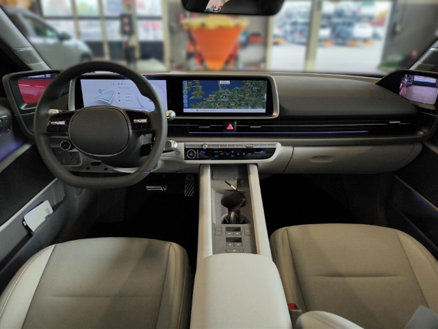 Fahrzeugabbildung Hyundai IONIQ 6 4WD 77,4kWh UNIQ Digi-Spiegel 20LM HUD Navi Digitales Cockpit Memory Sitze