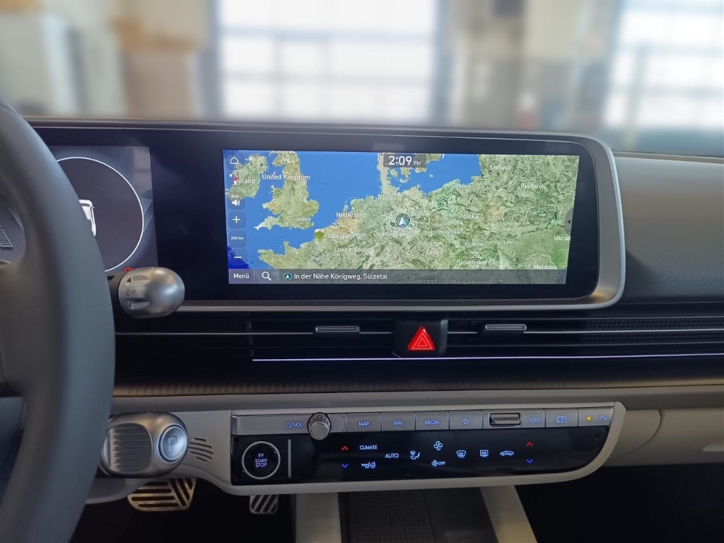 Fahrzeugabbildung Hyundai IONIQ 6 77,4kWh 4WD UNIQ HUD Navi Digitales Cockpit Memory Sitze Soundsystem Bose