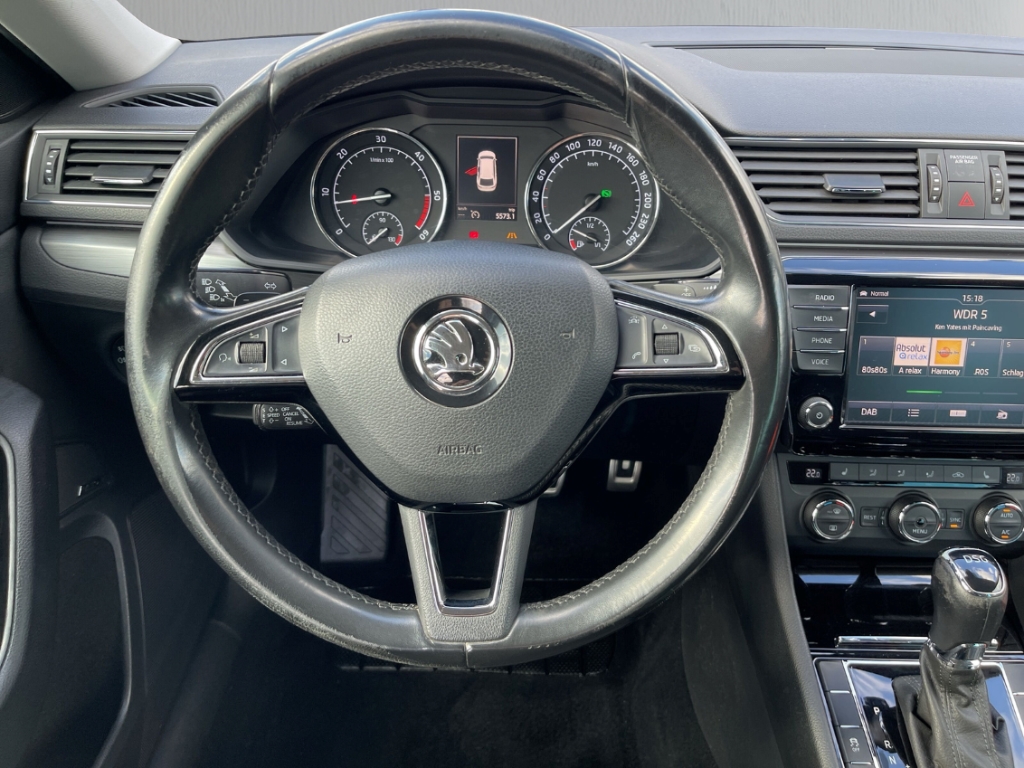 Fahrzeugabbildung SKODA Superb Combi 2.0 TDI DSG Style AHK Navi ACC Kame