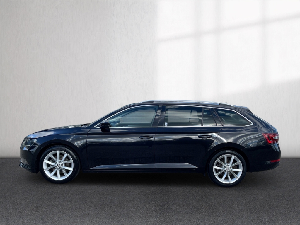 Fahrzeugabbildung SKODA Superb Combi 2.0 TDI DSG Style AHK Navi ACC Kame