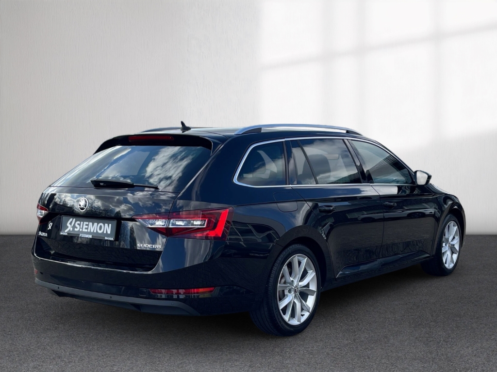 Fahrzeugabbildung SKODA Superb Combi 2.0 TDI DSG Style AHK Navi ACC Kame