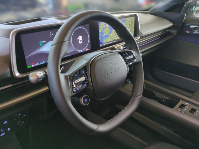 Fahrzeugabbildung Hyundai IONIQ 6 77,4kWh 4WD TECHNIQ Park-P V2L HUD Navi Digitales Cockpit LED Blendfreies Fernl.